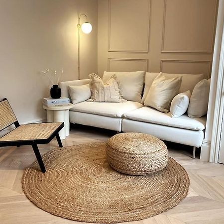 バースCourtyard Garden, Beautifully Finished Flat - Ba1アパートメント エクステリア 写真