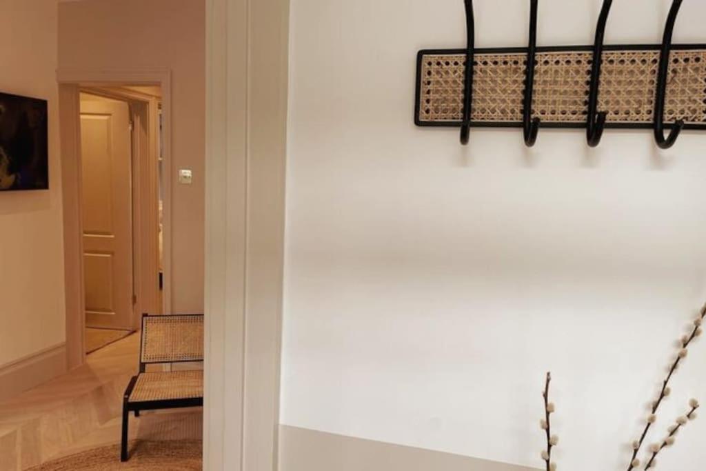 バースCourtyard Garden, Beautifully Finished Flat - Ba1アパートメント エクステリア 写真